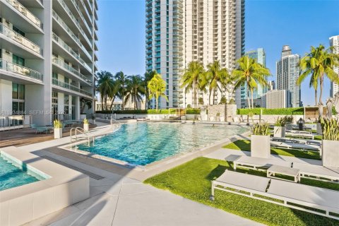 Condo in Miami, Florida, 1 bedroom  № 2053041 - photo 14
