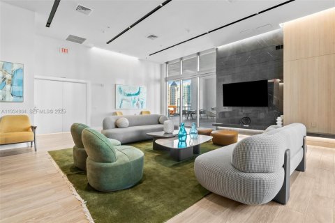 Condo in Miami, Florida, 1 bedroom  № 2053041 - photo 25