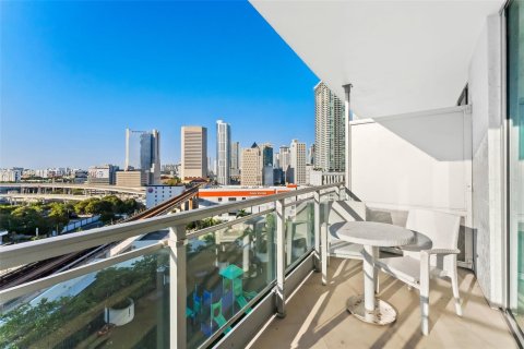 Condo in Miami, Florida, 1 bedroom  № 2053041 - photo 13