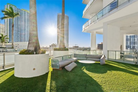 Condo in Miami, Florida, 1 bedroom  № 2053041 - photo 18