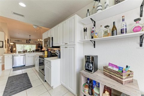 Condo in Bradenton, Florida, 2 bedrooms № 2266494 - photo 22