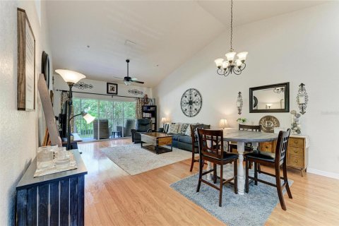 Condo in Bradenton, Florida, 2 bedrooms № 2266494 - photo 25