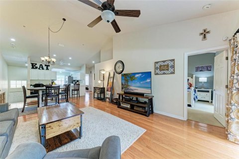 Condo in Bradenton, Florida, 2 bedrooms № 2266494 - photo 29