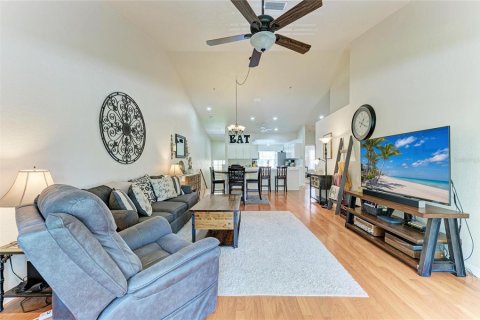 Condo in Bradenton, Florida, 2 bedrooms № 2266494 - photo 28