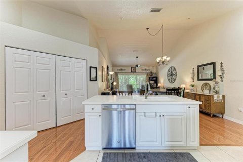 Condo in Bradenton, Florida, 2 bedrooms № 2266494 - photo 24