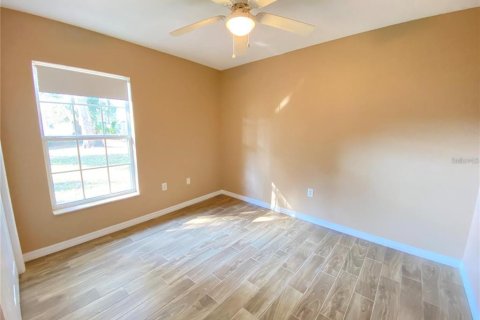 Appartement à louer à Zephyrhills, Floride: 2 chambres, 75.62 m2 № 2116200 - photo 7