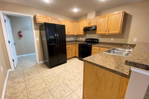Appartement à louer à Zephyrhills, Floride: 2 chambres, 75.62 m2 № 2116200 - photo 4