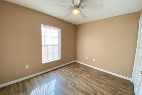 Appartement à louer à Zephyrhills, Floride: 2 chambres, 75.62 m2 № 2116200 - photo 6