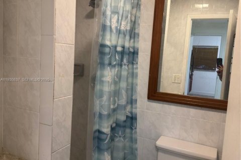 Снять в аренду квартиру в Майами, Флорида 1 спальня, № 1991742 - фото 15