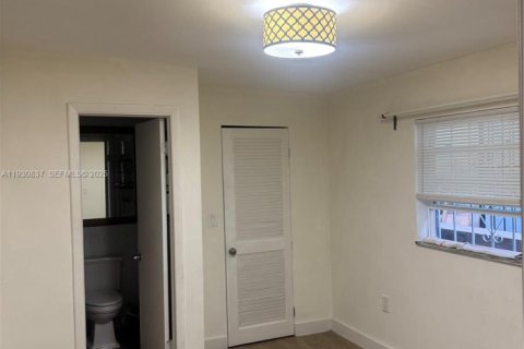 Снять в аренду квартиру в Майами, Флорида 1 спальня, № 1991742 - фото 9