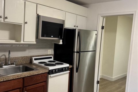 Снять в аренду квартиру в Майами, Флорида 1 спальня, № 1991742 - фото 8