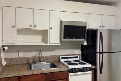 Снять в аренду квартиру в Майами, Флорида 1 спальня, № 1991742 - фото 5