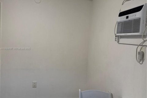 Снять в аренду квартиру в Майами, Флорида 1 спальня, № 1991742 - фото 7