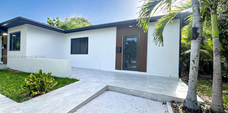 Villa ou maison à North Miami, Floride 2 chambres, 88.26 m2 № 1881748