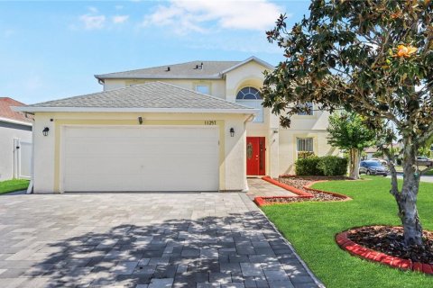 House in Orlando, Florida 4 bedrooms, 203.64 sq.m. № 1725542 - photo 1