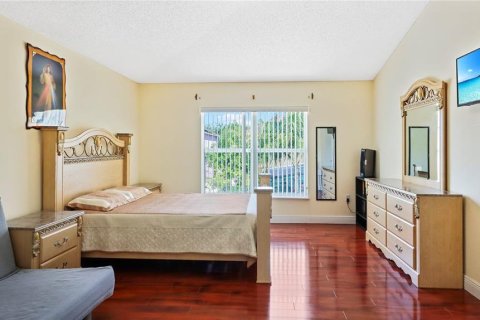 House in Orlando, Florida 4 bedrooms, 203.64 sq.m. № 1725542 - photo 21