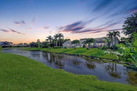 House in Boca Raton, Florida 3 bedrooms, 214.6 sq.m. № 1833859 - photo 20