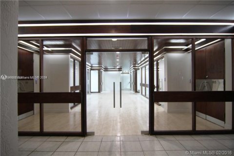 Immobilier commercial à vendre à North Miami, Floride № 1958811 - photo 2