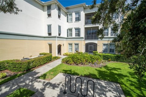 Condominio en venta en Windermere, Florida, 2 dormitorios, 107.86 m2 № 2208500 - foto 3