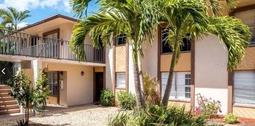 Condominio en Fort Myers, Florida, 2 dormitorios  № 1905626