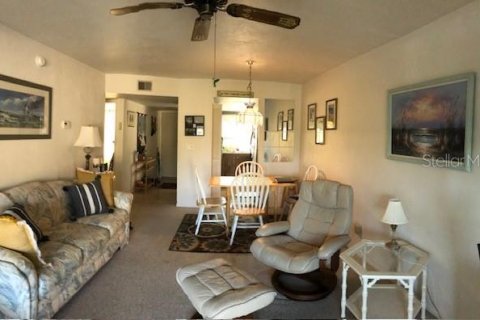 Condo in Fort Myers, Florida, 2 bedrooms  № 1905626 - photo 12