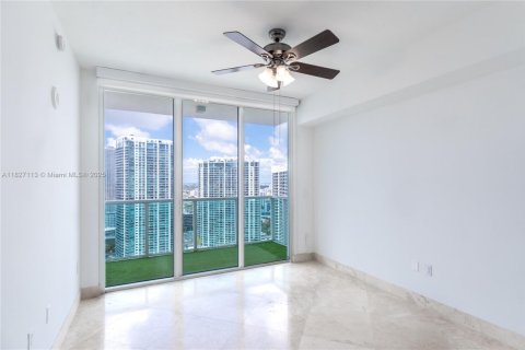 Condominio en venta en Miami, Florida, 3 dormitorios, 140.56 m2 № 1980439 - foto 11