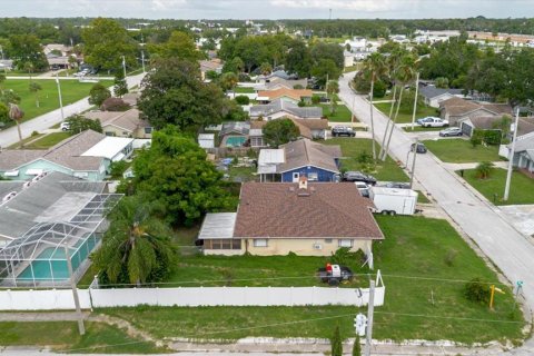 House in Hudson, Florida 2 bedrooms, 152.92 sq.m. № 1881372 - photo 20
