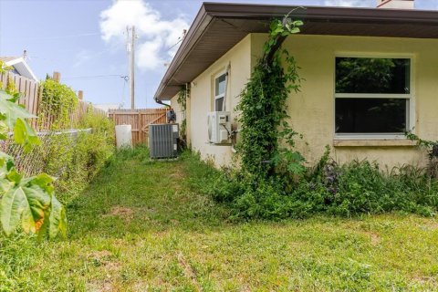 House in Hudson, Florida 2 bedrooms, 152.92 sq.m. № 1881372 - photo 14