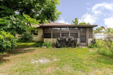 House in Hudson, Florida 2 bedrooms, 152.92 sq.m. № 1881372 - photo 13