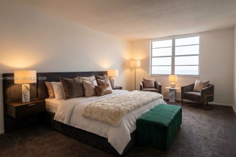 Condo in Miami Beach, Florida, 2 bedrooms  № 2052840 - photo 15