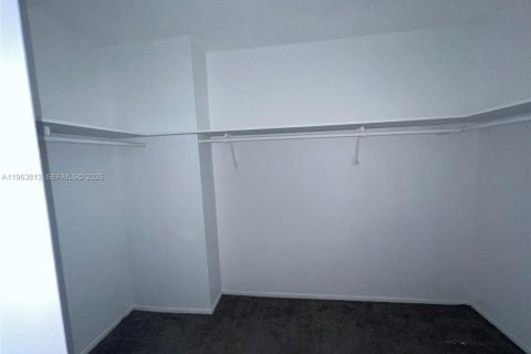 Condo in Miami Beach, Florida, 2 bedrooms  № 2052840 - photo 19