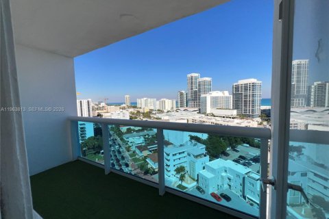 Condo in Miami Beach, Florida, 2 bedrooms  № 2052840 - photo 6