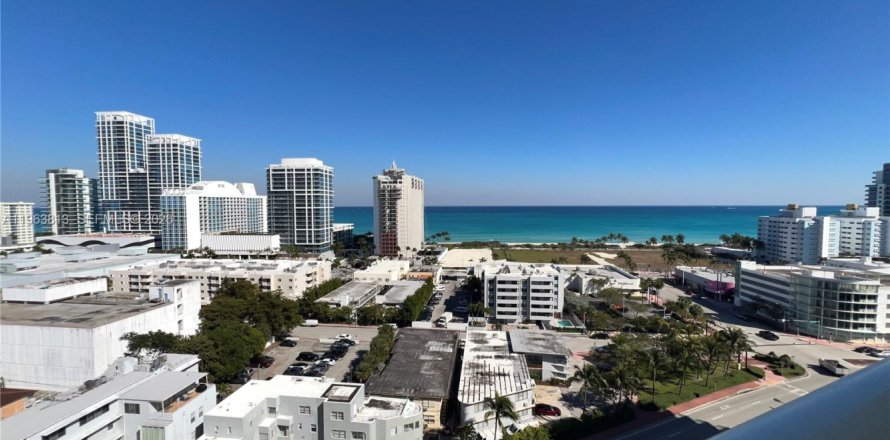 Condo in Miami Beach, Florida, 2 bedrooms  № 2052840