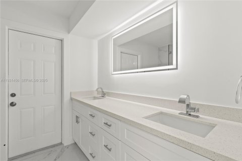 Купить виллу или дом в Пемброк-Пайнс, Флорида 3 спальни, 164.99м2, № 1991042 - фото 27