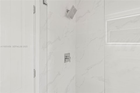 Купить виллу или дом в Пемброк-Пайнс, Флорида 3 спальни, 164.99м2, № 1991042 - фото 24