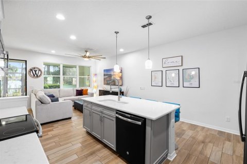 Touwnhouse à vendre à Tampa, Floride: 3 chambres, 157.93 m2 № 2429392 - photo 12