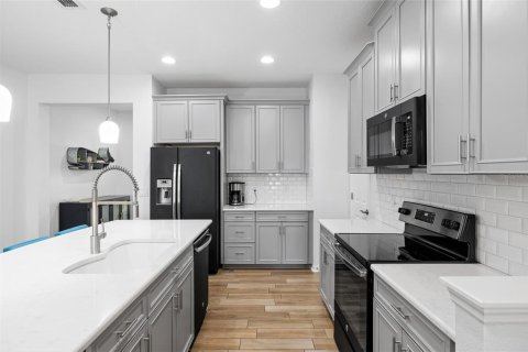 Touwnhouse à vendre à Tampa, Floride: 3 chambres, 157.93 m2 № 2429392 - photo 14