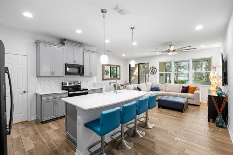 Touwnhouse à vendre à Tampa, Floride: 3 chambres, 157.93 m2 № 2429392 - photo 9