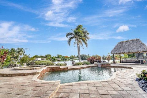 Casa en venta en Pembroke Pines, Florida, 5 dormitorios, 204.94 m2 № 1779431 - foto 19