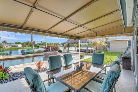 Casa en venta en Pembroke Pines, Florida, 5 dormitorios, 204.94 m2 № 1779431 - foto 16