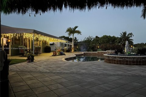 Casa en venta en Pembroke Pines, Florida, 5 dormitorios, 204.94 m2 № 1779431 - foto 29