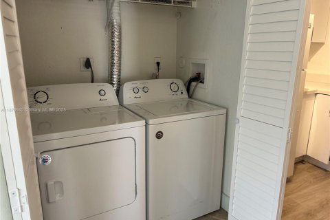 Condominio en venta en Sunrise, Florida, 2 dormitorios, 98.85 m2 № 1921713 - foto 10