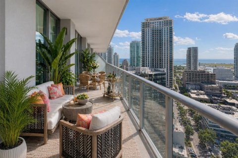 Condominio en venta en Saint Petersburg, Florida, 2 dormitorios, 178.47 m2 № 2217186 - foto 2