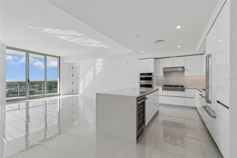 Condominio en venta en Saint Petersburg, Florida, 2 dormitorios, 178.47 m2 № 2217186 - foto 19