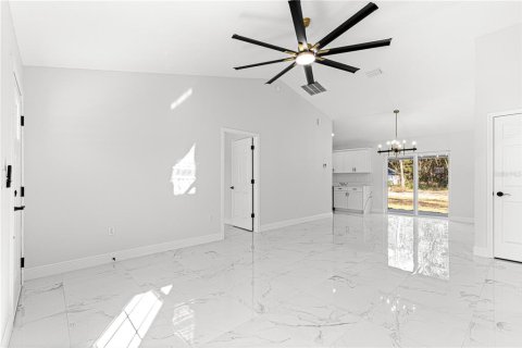 House in Belleview, Florida 3 bedrooms, 107.4 sq.m. № 2226735 - photo 4