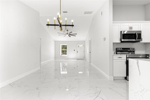 House in Belleview, Florida 3 bedrooms, 107.4 sq.m. № 2226735 - photo 23