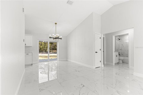 House in Belleview, Florida 3 bedrooms, 107.4 sq.m. № 2226735 - photo 6