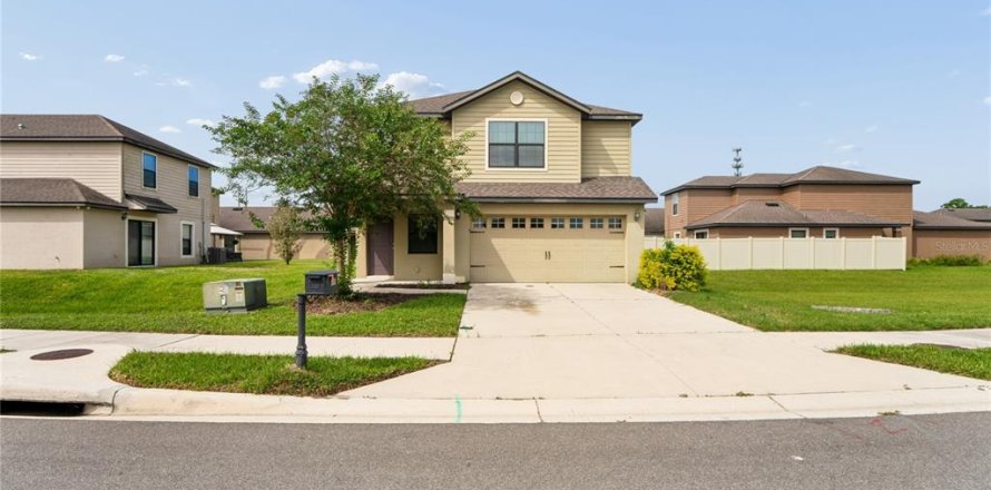 Villa ou maison à Lakeland, Floride 4 chambres, 174.66 m2 № 2398672