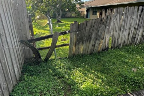 Villa ou maison à vendre à Lauderhill, Floride: 3 chambres, 198.81 m2 № 1956057 - photo 18