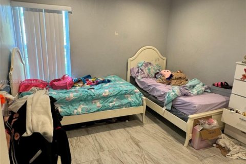 Villa ou maison à vendre à Lauderhill, Floride: 3 chambres, 198.81 m2 № 1956057 - photo 10